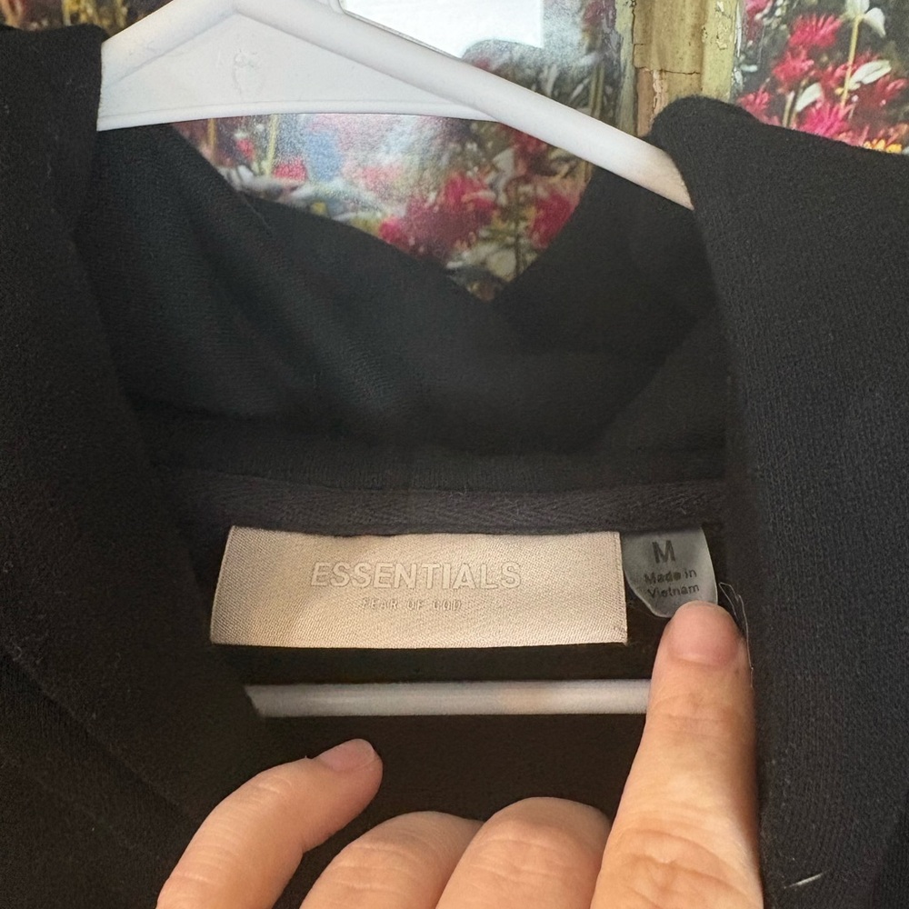 ESSENTIALS Classic Hoodie Medium - image 4